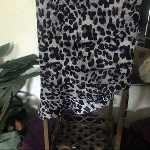 Black and gray animal print L/XL
